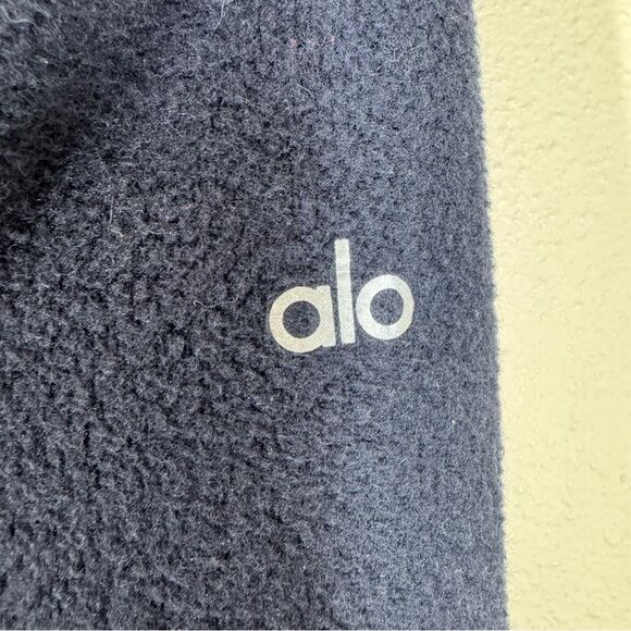 Alo Yoga Navy Blue Warmth Cover Up Turtle Neck Sweatshirt Gym Size Small - Picture 3 of 8